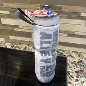 🌞Sale 3 for $15 Mustang Alley water bottle/ cold tastes better 🐎